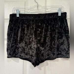 🎄PINK Victoria secret Black Velvet Shorts